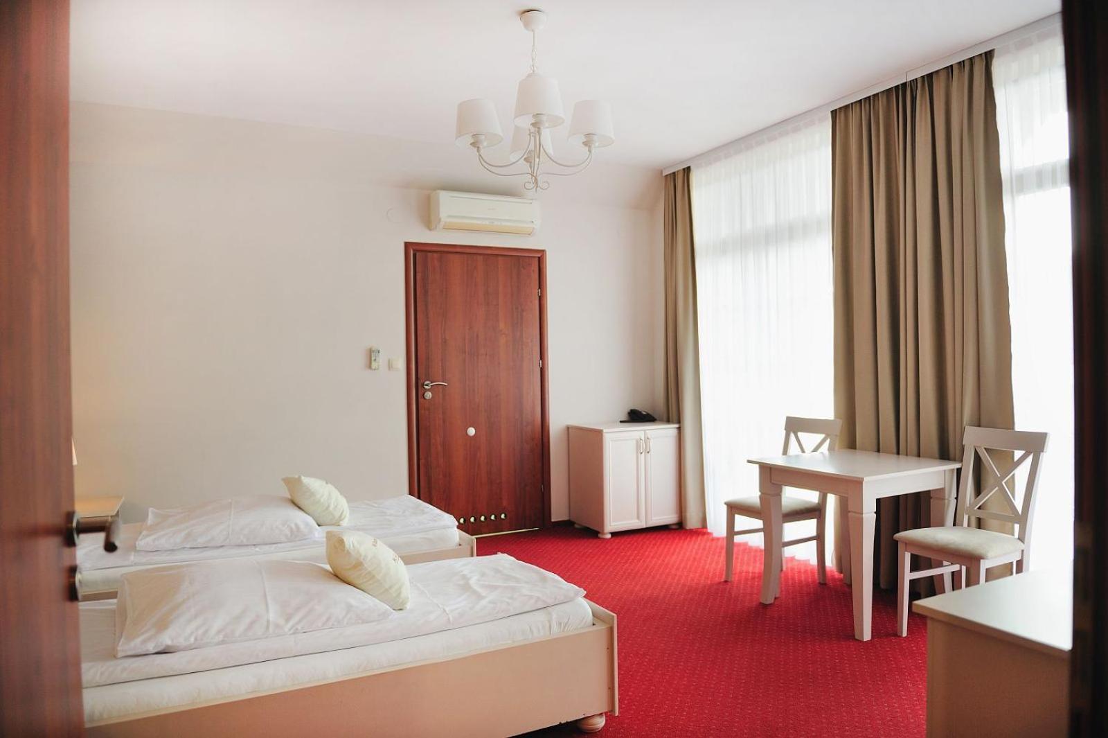 Malutkie Resort Radomsko Exterior foto