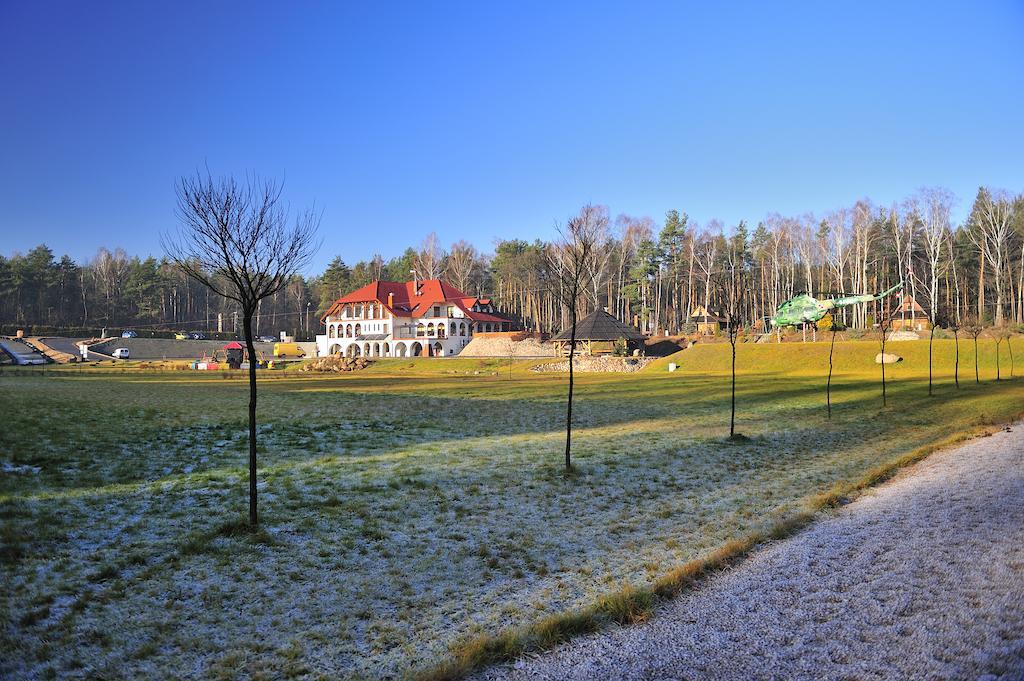 Malutkie Resort Radomsko Exterior foto